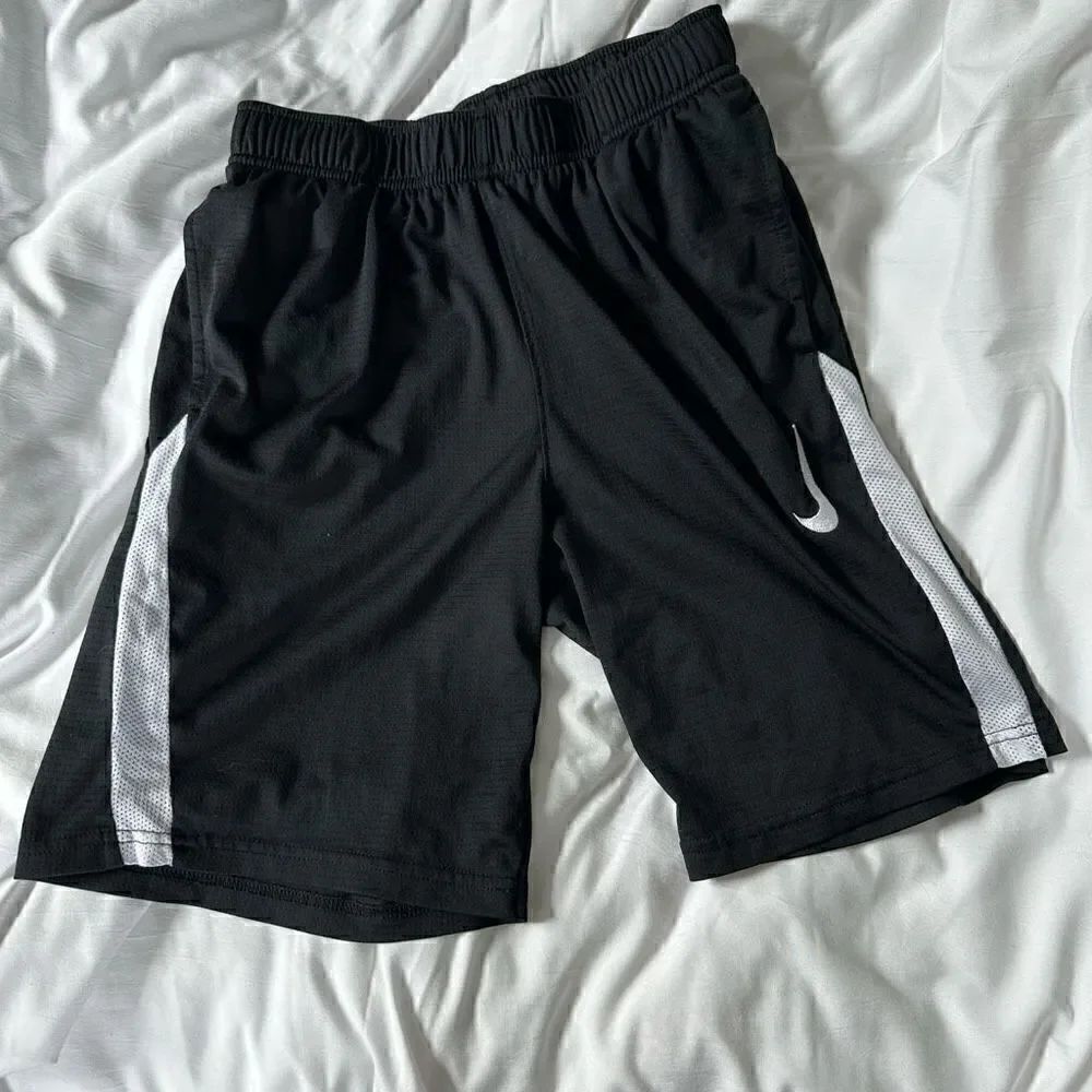 Nike boys dri fit sports shorts size L